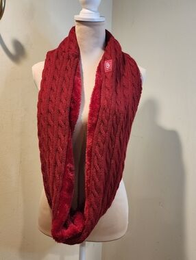 UGG Burgundy Cable-Knit Faux-Fur Infinity Scarf